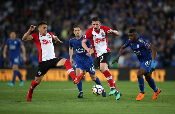 苏纳的背后 苏纳的背后