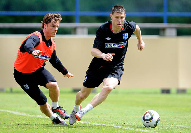 广泛讨论 广泛讨论